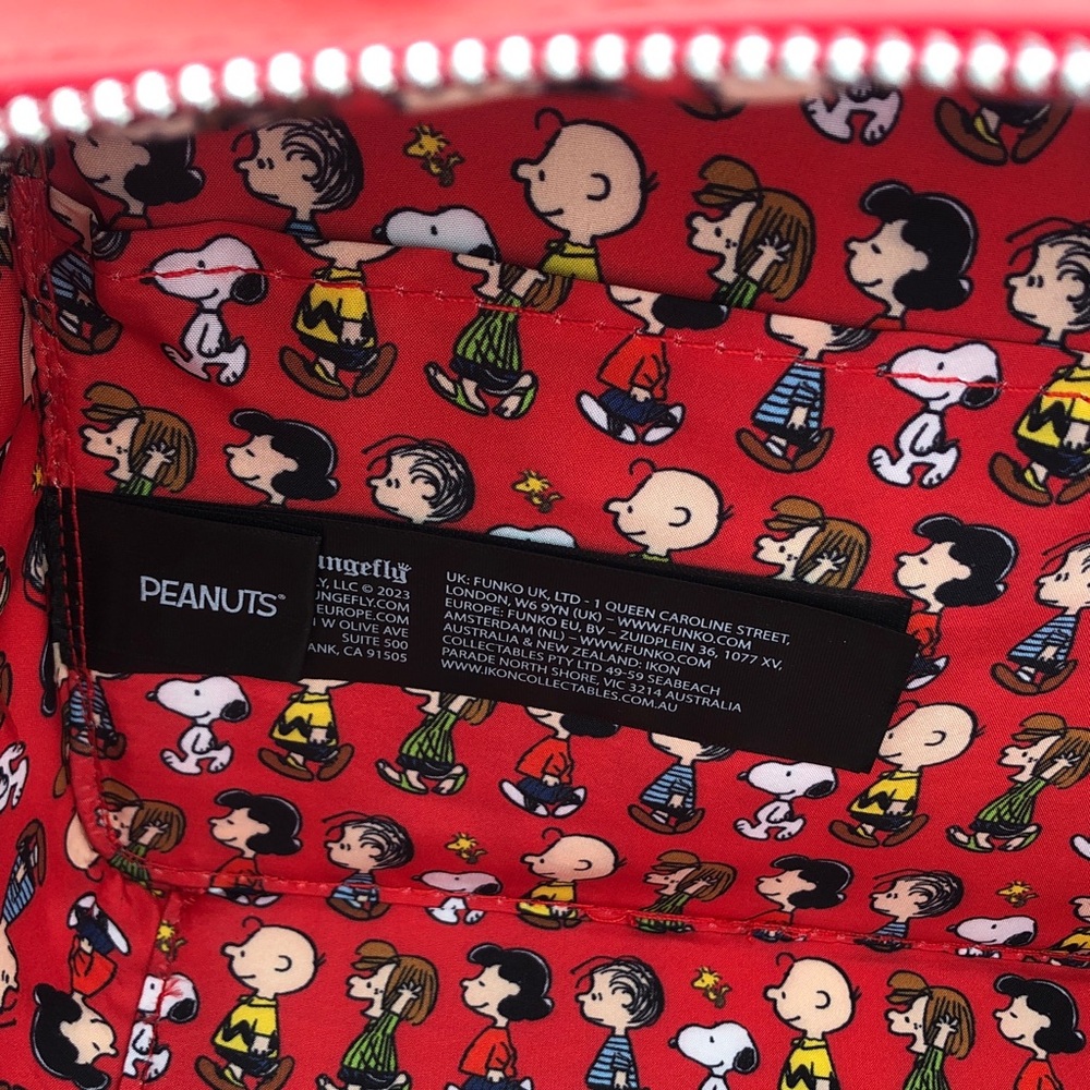 Snoopy Loungefly Peanuts Celebration Bag Charlie Brown Red - Picture 10 of 15